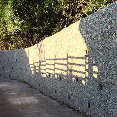 Lomazzo - Rifacimento muro secolare